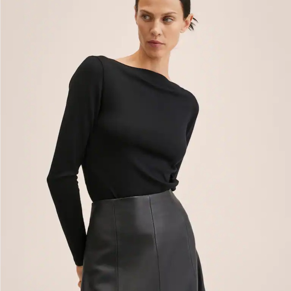 Mango boatneck top xs blk. Free if you bundle